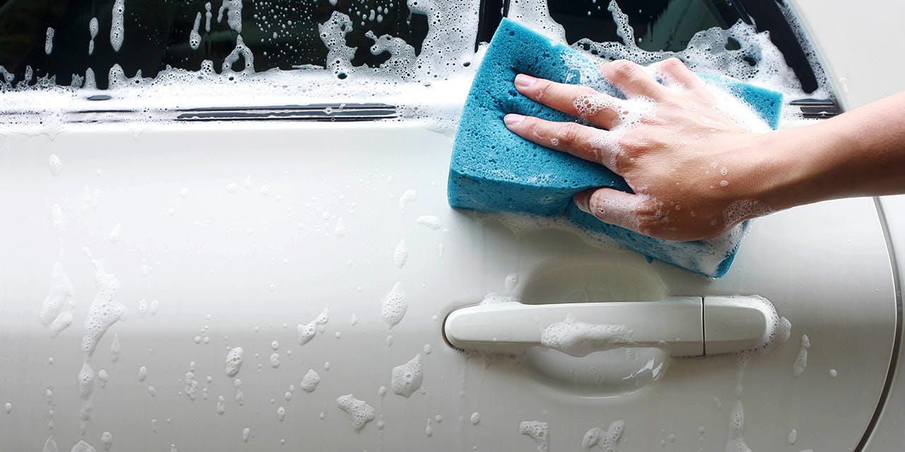 洗車對保養車身車蠟及油漆非常重要。